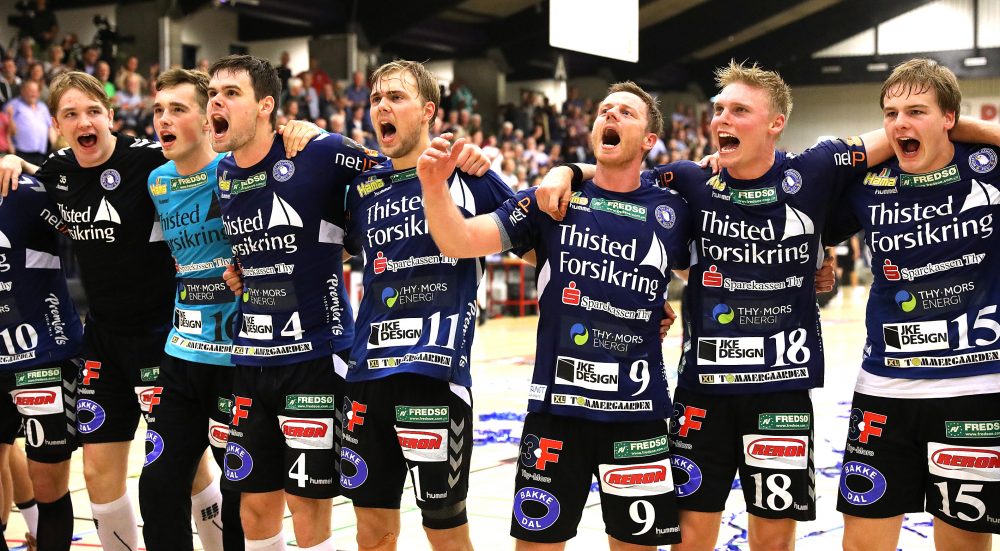 mors-thy jubler efter sejr