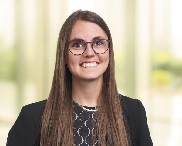 Laura Kragh Sørensen, finanselev