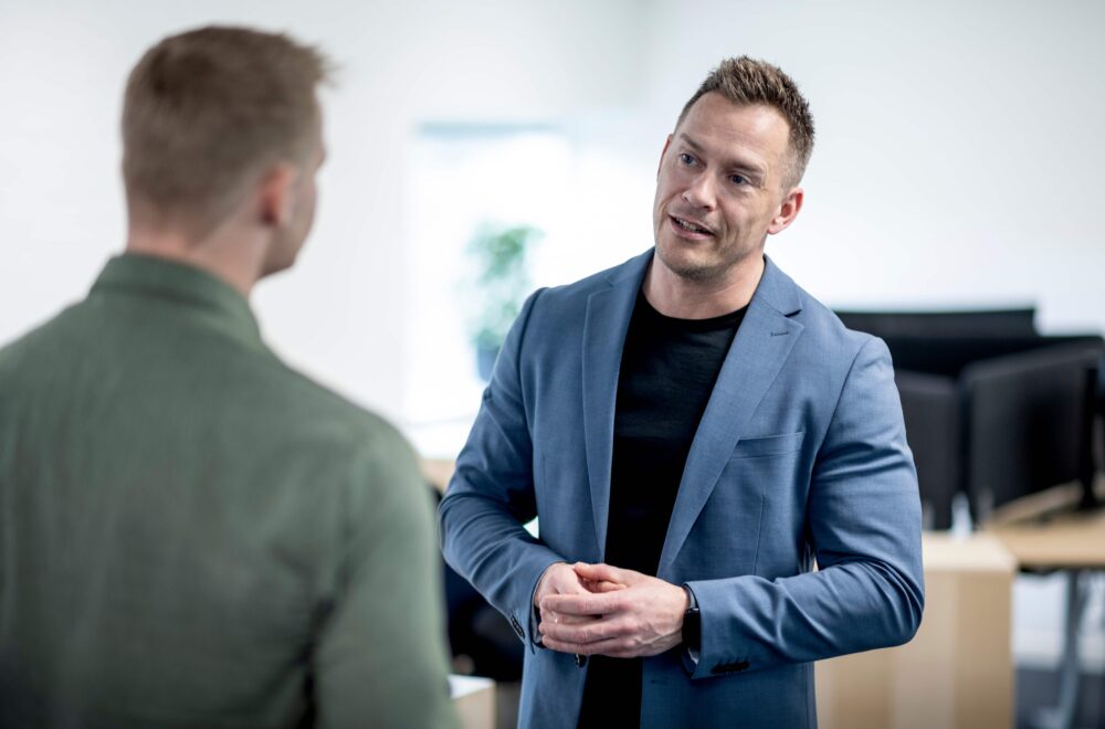 Karsten og Lars taler sammen, Thisted Forsikring, Assurandører, Forsikring